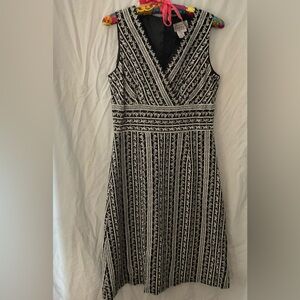 Adriana Papell linen blend sleeveless dress embroidered black and white size 6